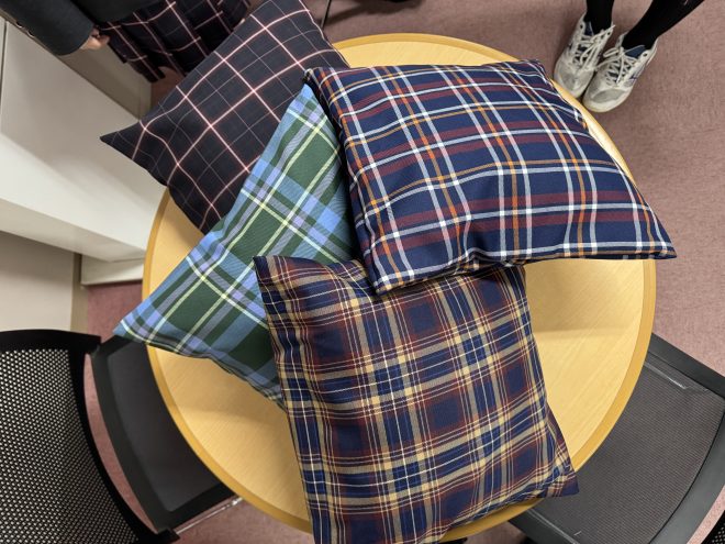 【探究×制服の端切れ】制服向上委員会の生徒たちがクッションを作りました!